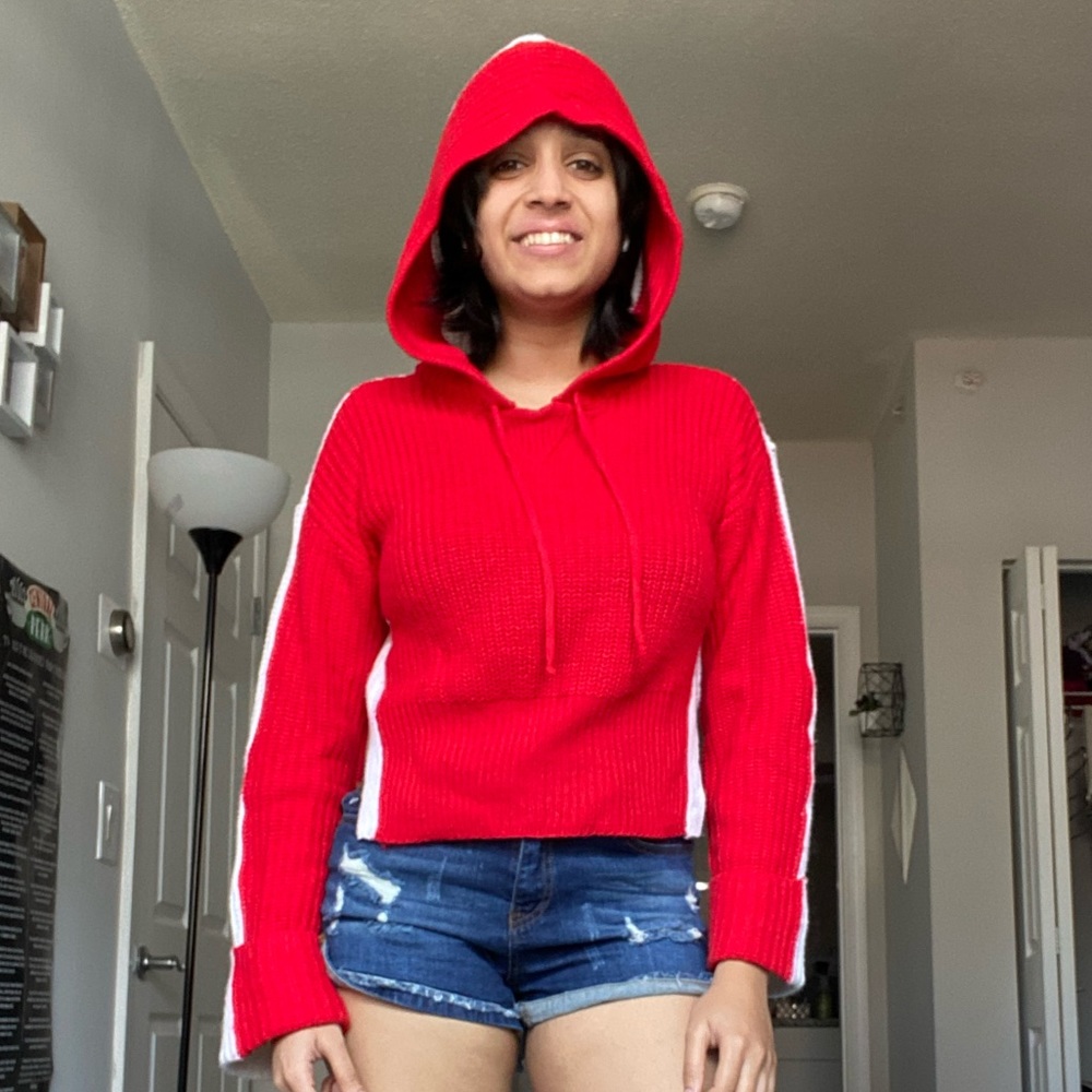 Red-white cropped sweater